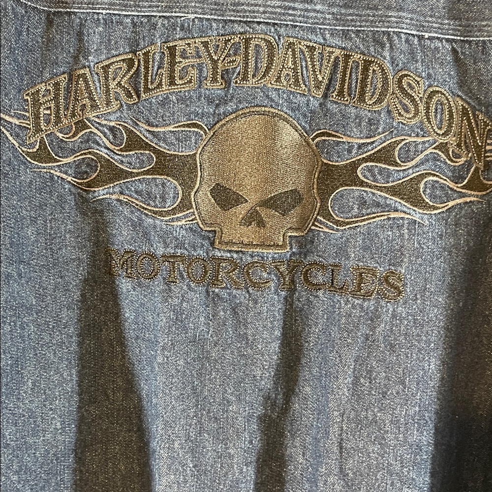 Harley-Davidson Motorcycles Men's Burning Skull Denim Shirt Size XL 99081-13VM - Picture 7 of 12